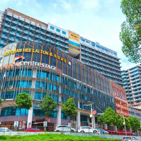ホテル Centrestage Petaling Jaya By Perfect Host エクステリア 写真 The hotel in 2015
