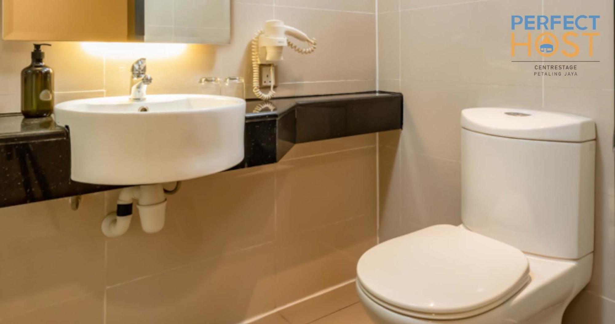 ホテル Centrestage Petaling Jaya By Perfect Host エクステリア 写真 Bathroom