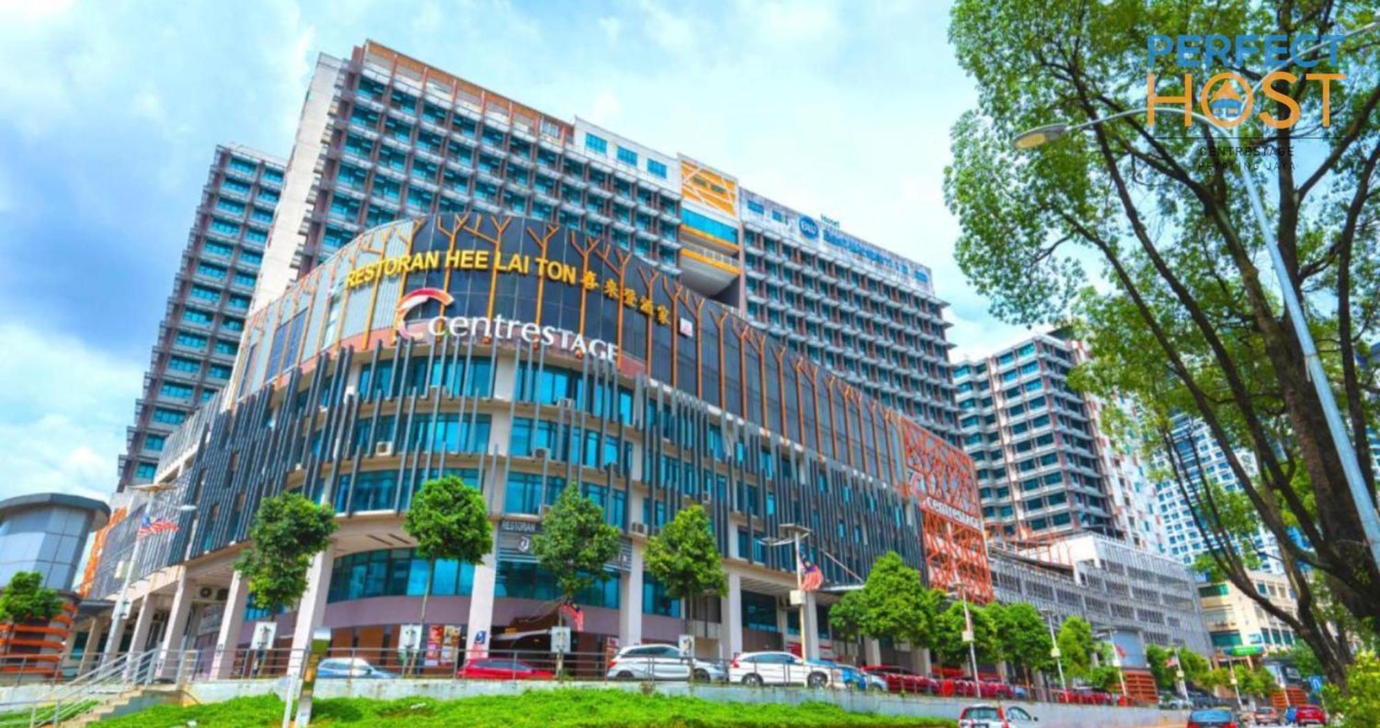 ホテル Centrestage Petaling Jaya By Perfect Host エクステリア 写真 The hotel in 2015