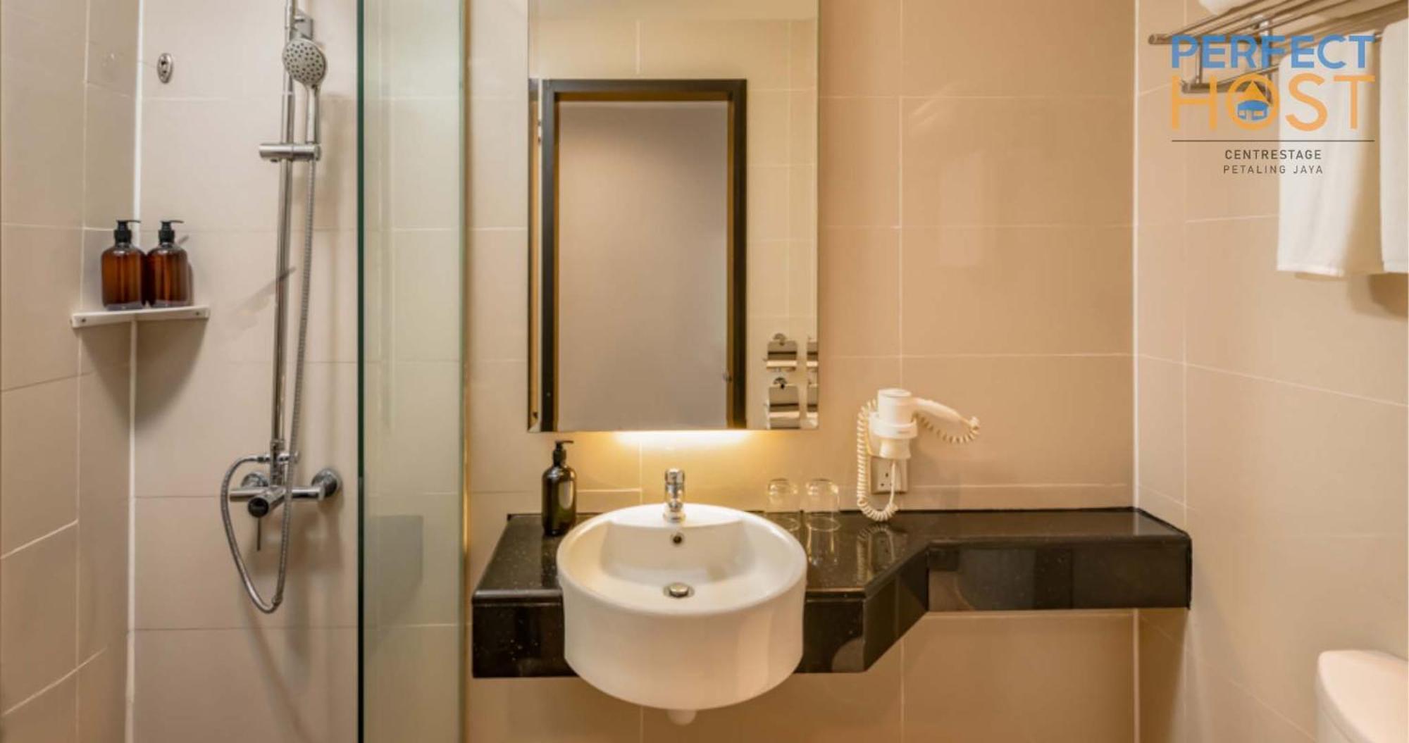 ホテル Centrestage Petaling Jaya By Perfect Host エクステリア 写真 Bathroom